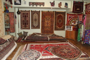 High Quality Hand-Knotted Area Rug